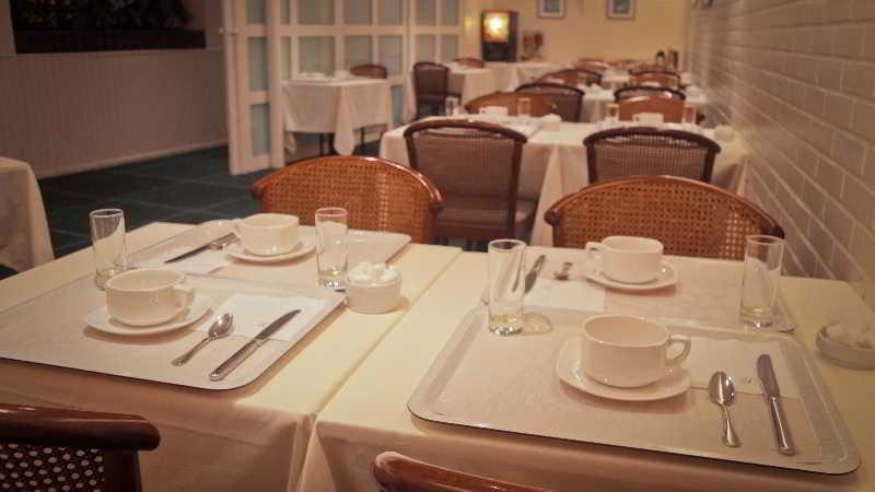 Brit Hotel Les Voyageurs Loudéac Dış mekan fotoğraf