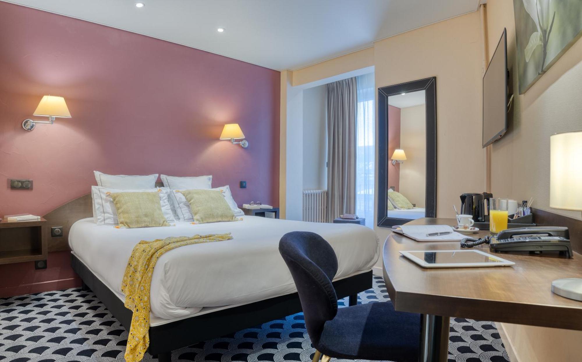 Brit Hotel Les Voyageurs Loudéac Dış mekan fotoğraf