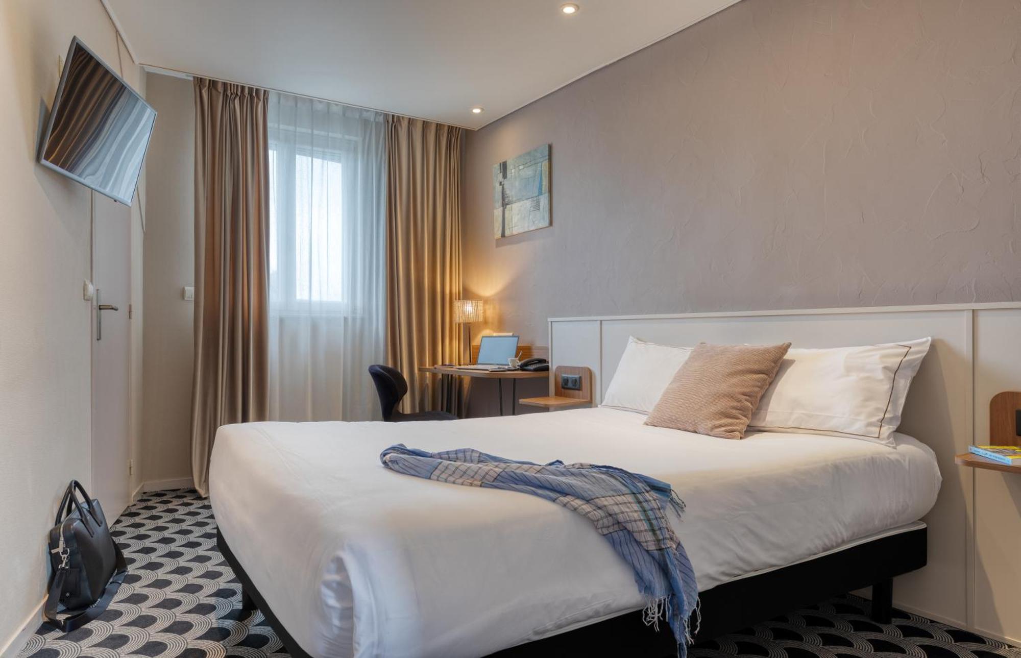 Brit Hotel Les Voyageurs Loudéac Dış mekan fotoğraf
