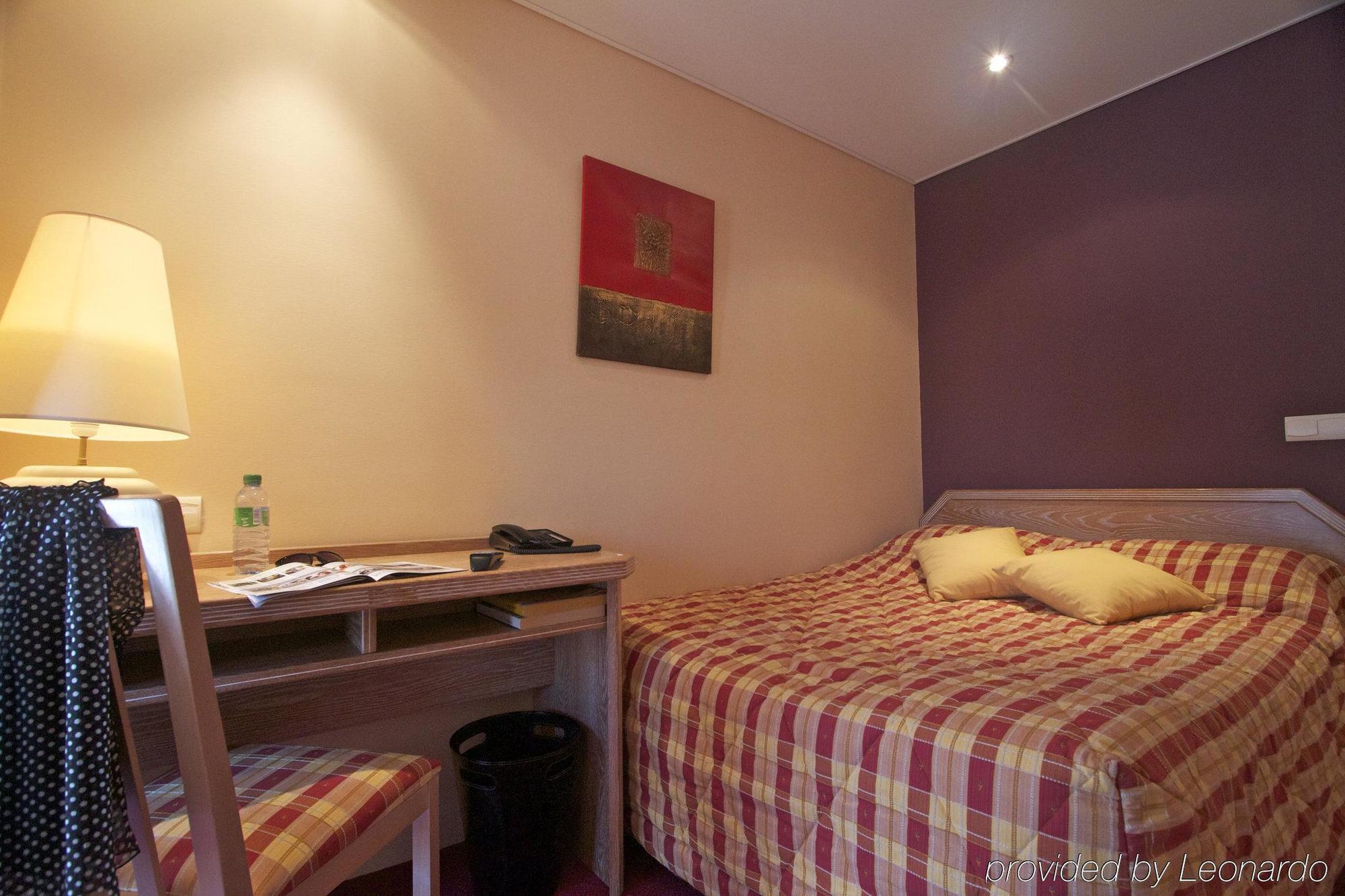 Brit Hotel Les Voyageurs Loudéac Oda fotoğraf