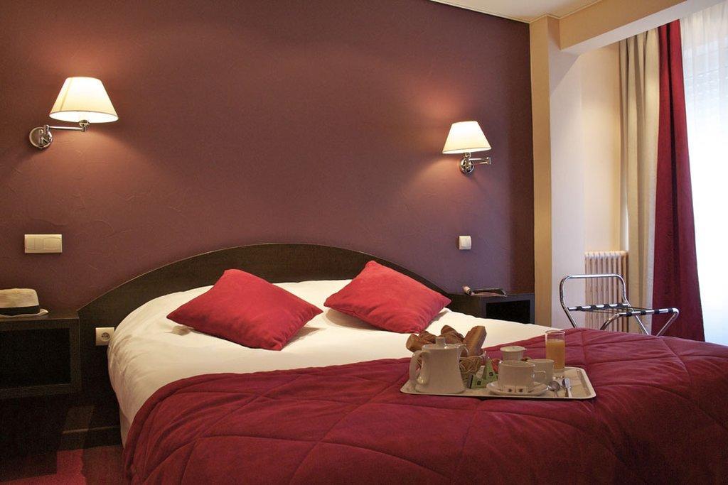 Brit Hotel Les Voyageurs Loudéac Dış mekan fotoğraf